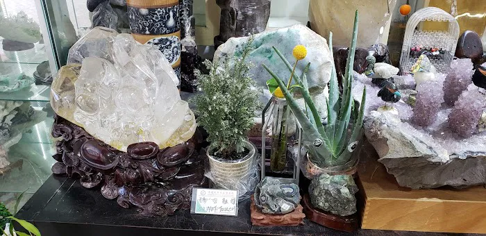 Lenny's Crystal & Jewelry 4