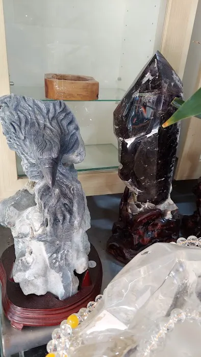 Lenny's Crystal & Jewelry 4