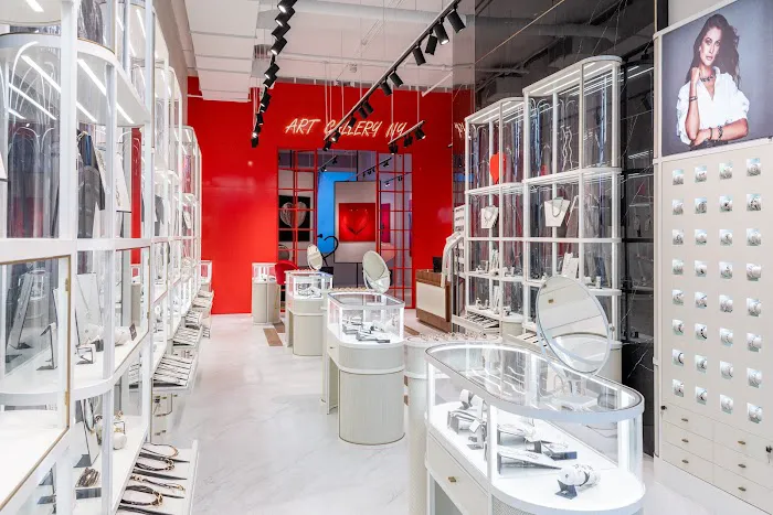 UNOde50 - Soho Art Gallery 5