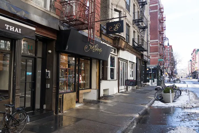 Yaf Sparkle Jewelry Boutique 4