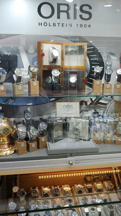 MARC JACOB JEWELERS 4