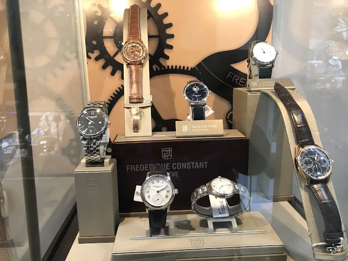 MARC JACOB JEWELERS 4