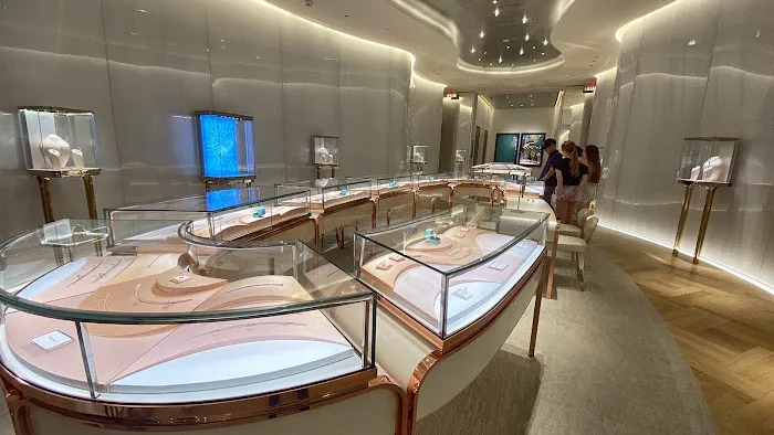 Tiffany & Co. - The Landmark 4