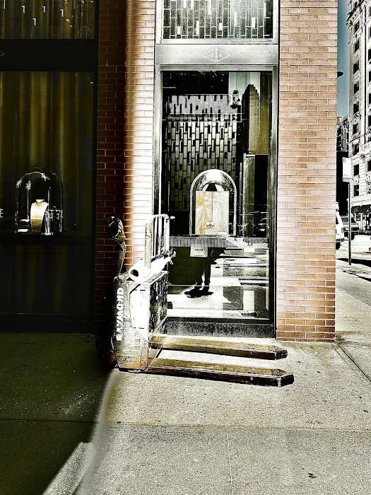 Van Cleef & Arpels (New York - Madison Avenue) 5