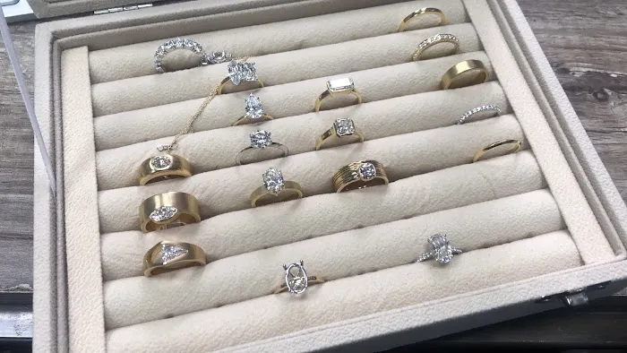 AARYAH (By Appointment only) | Unique Diamond & Luxury Engagement Rings, Wedding Bands & Fine Diamond Jewelry 4