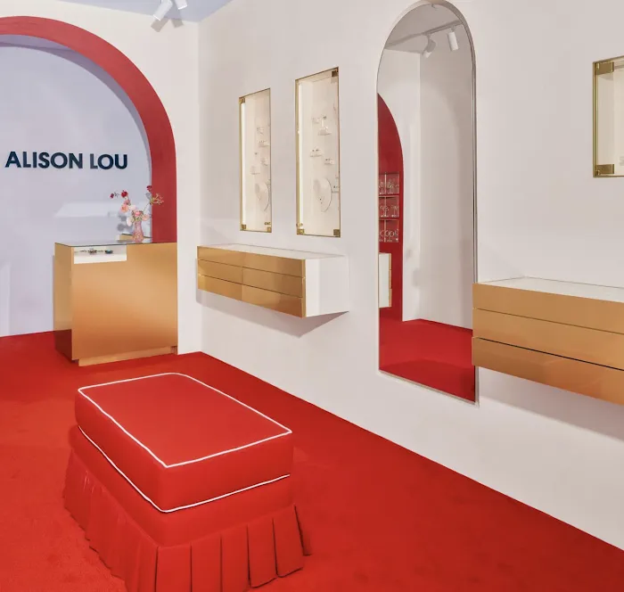 Alison Lou 4