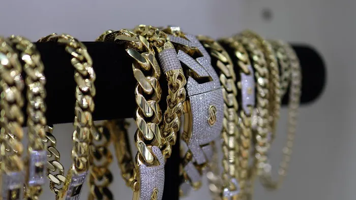 Javier The Jeweler 4