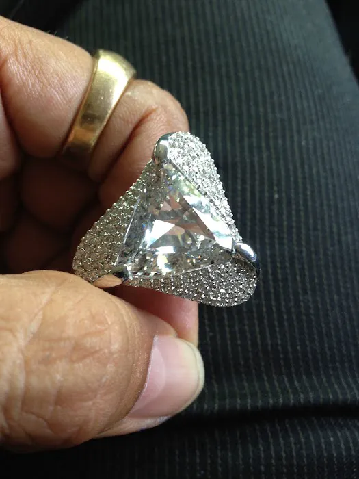 Blingster Jewelry & Diamonds 4