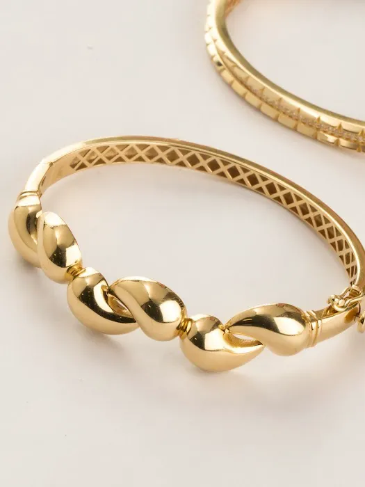 Diamond Queen Jewelry 4