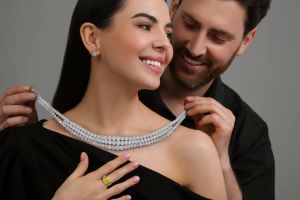 Best Jewelry for a Luxurious Anniversary Gift – Elegant and Timeless Options