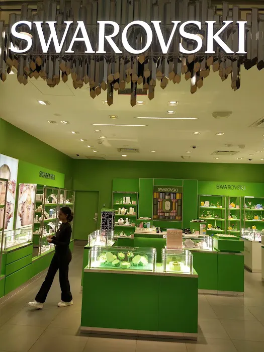 Swarovski Newport Centre 5