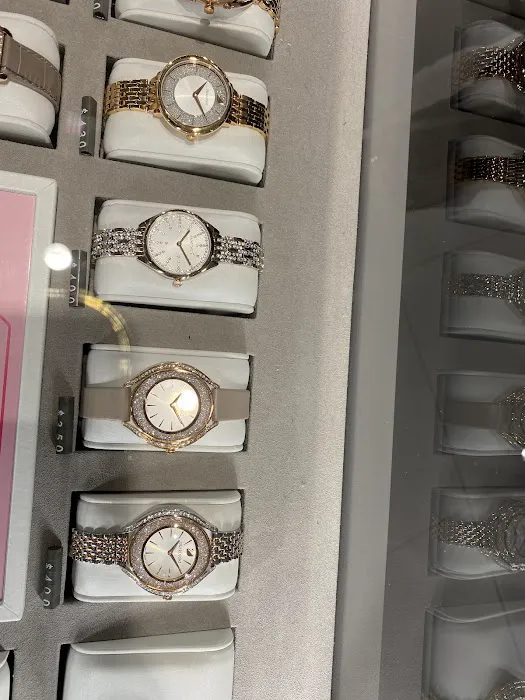Swarovski 4