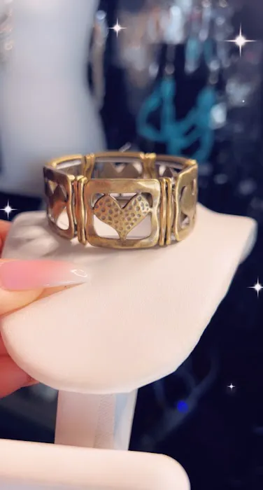 Siobhan's Sparkle Shop/Everything is always only $5 4