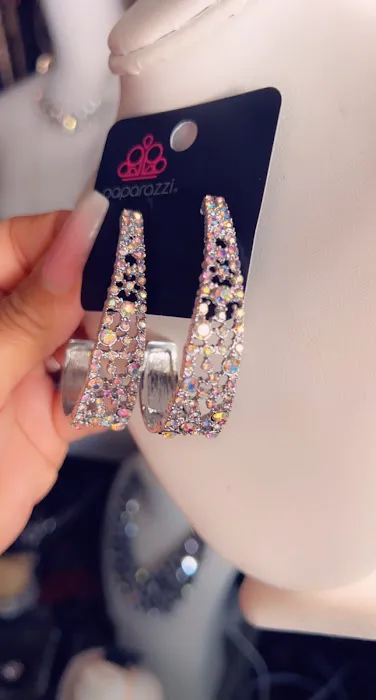 Siobhan's Sparkle Shop/Everything is always only $5 4