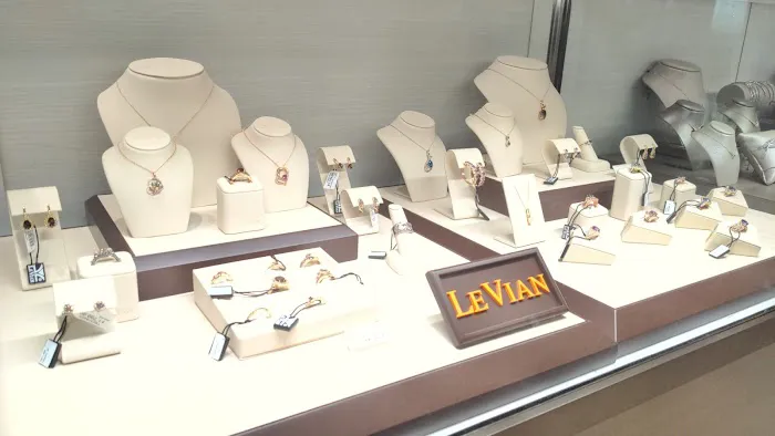 KAY Outlet 4
