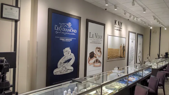 KAY Outlet 4
