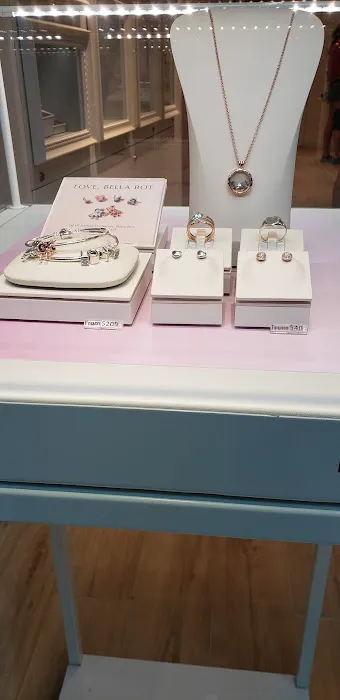 PANDORA Jewelry 4