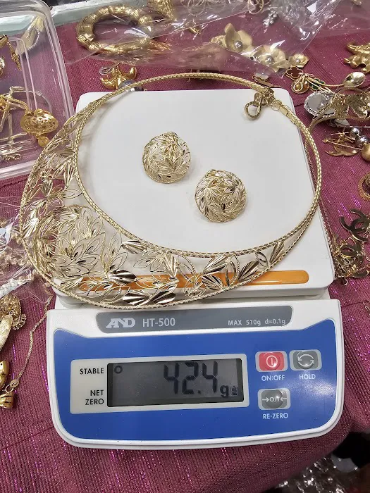 Teegoldpalace llc 5
