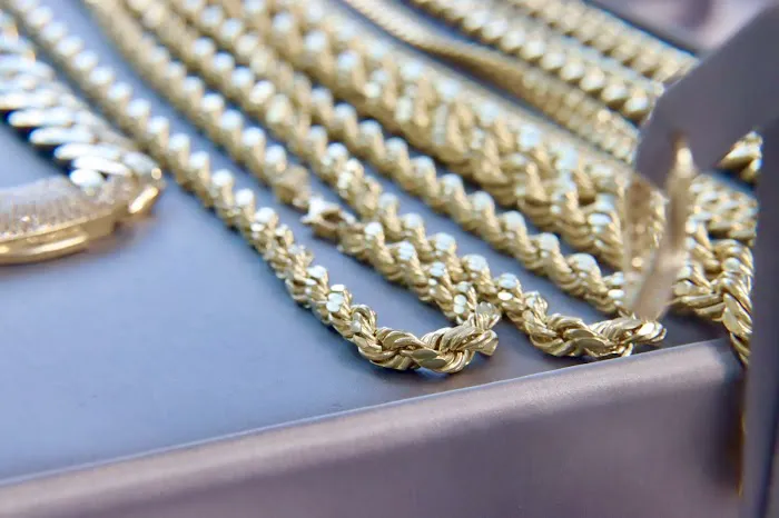 Paris Jewelers 4