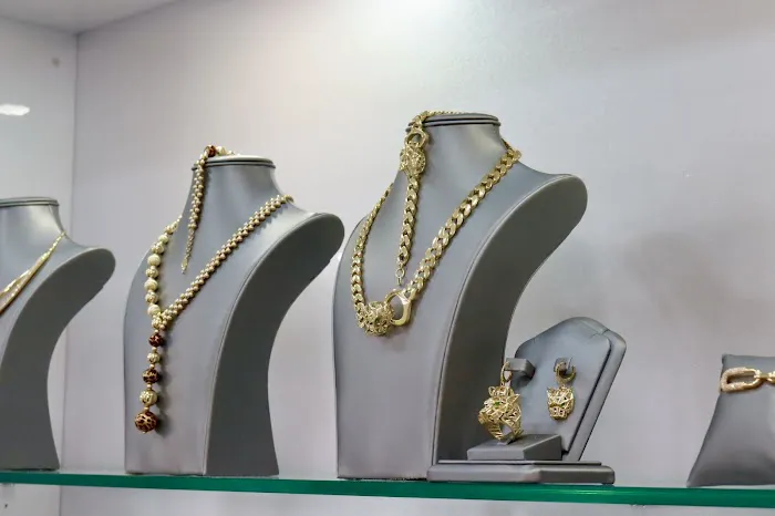 Paris Jewelers 4