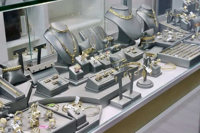 Paris Jewelers 4