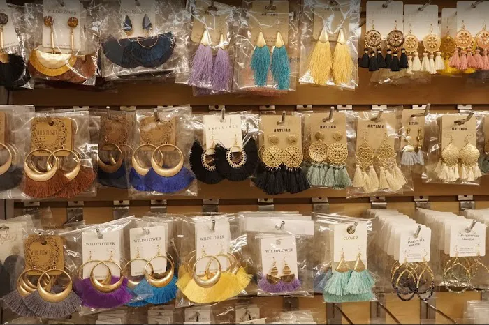 TrendyWholesale.com 4
