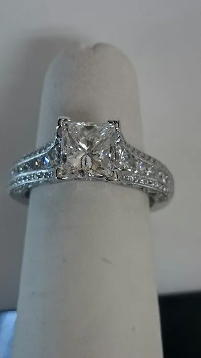 Vik's Fine Jewelry 4