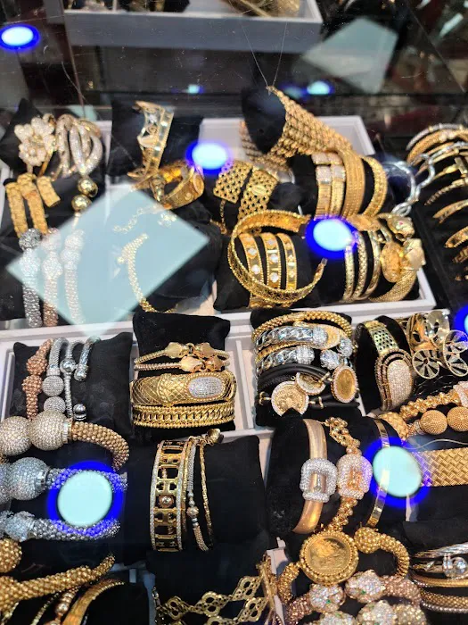 Pyramids Jewelry 4