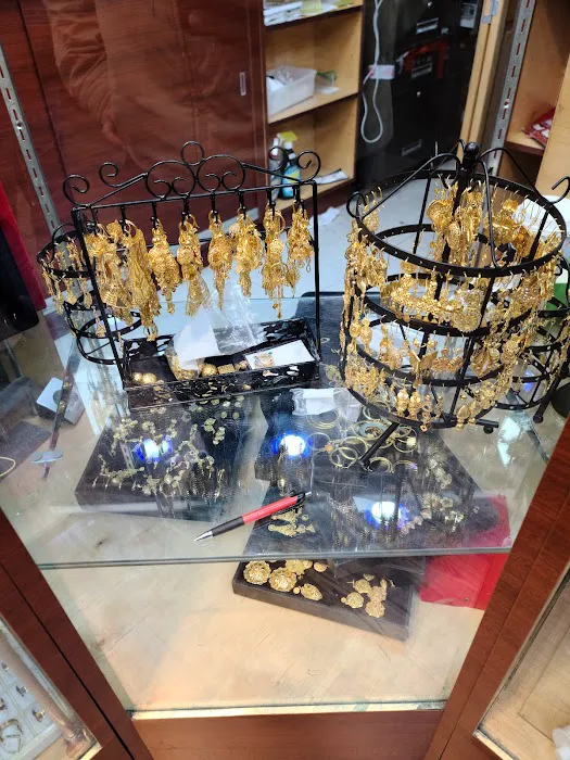 Pyramids Jewelry 4