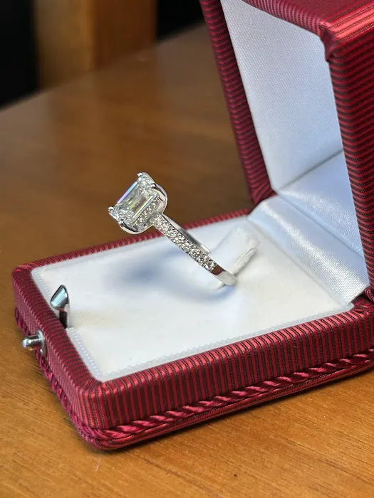 Henry's Fine Jewelry 4
