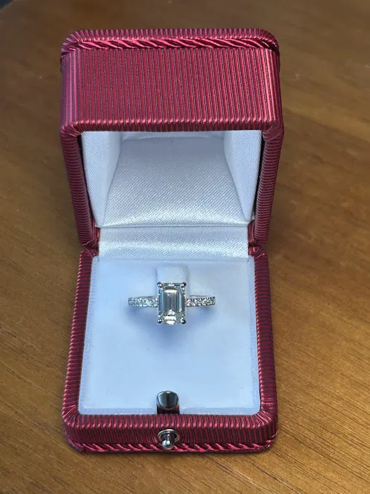 Henry's Fine Jewelry 4