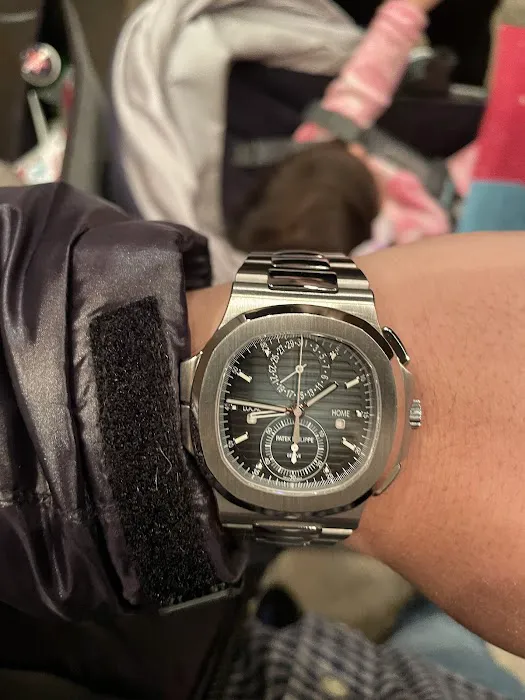 London Jewelers - The Mall at Short Hills 5