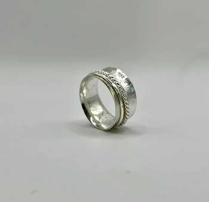 KATHLEEN LITTLE, handcrafted jewelry | metalsmith 4