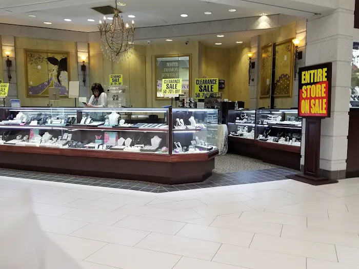White Diamond Jewelers 4