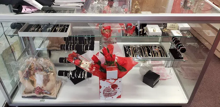 Cristy's jewelry & perfumes 4