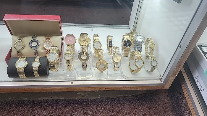Cristy's jewelry & perfumes 4
