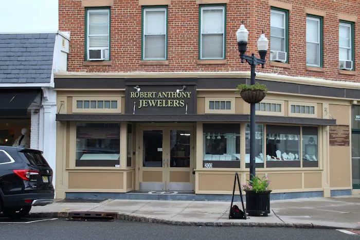 Robert Anthony Jewelers 4