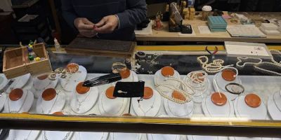 Robert Anthony Jewelers