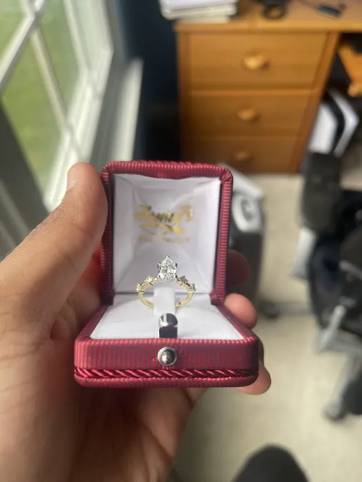 Henry's Fine Jewelry 5