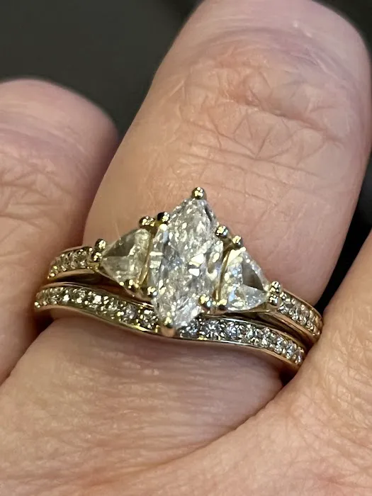 Henry's Fine Jewelry 5