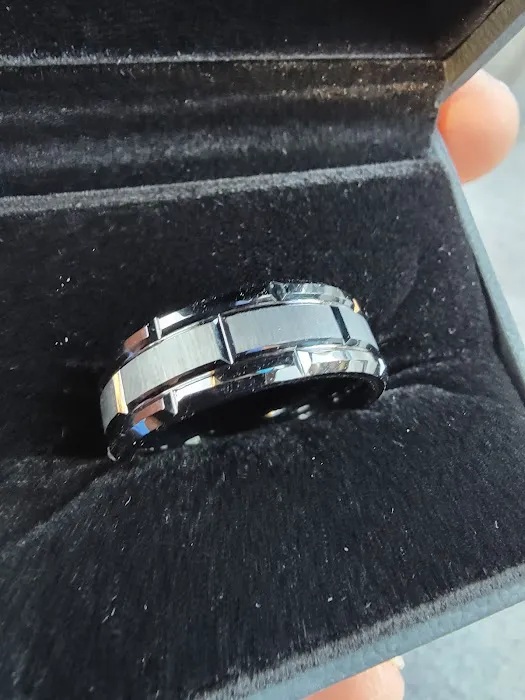 Diamond & Jewelry Center 4