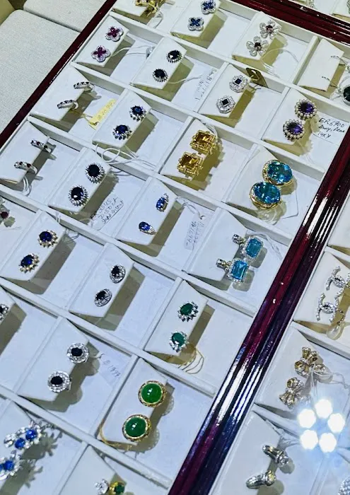 Royal Jewelry 4