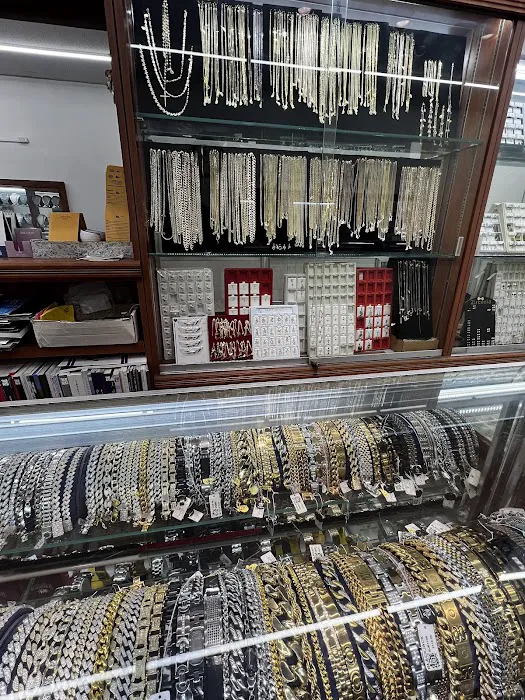 Bong Jewelers 4