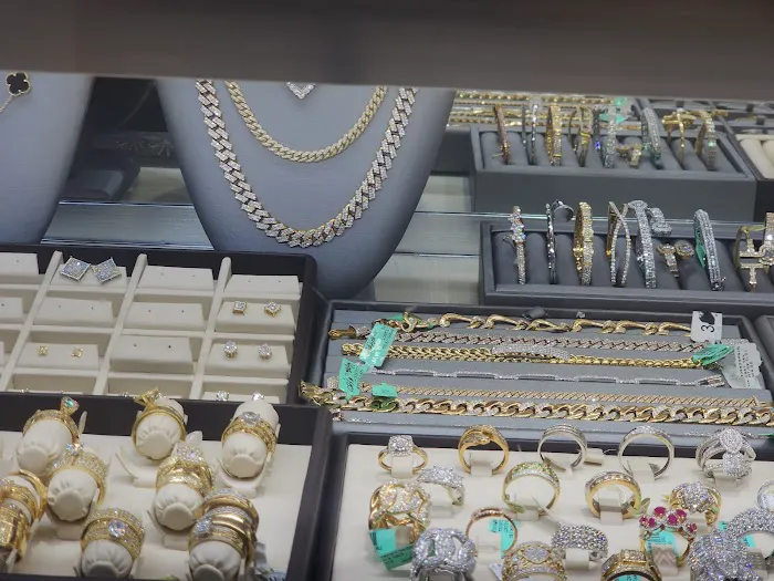 Bong Jewelers 4