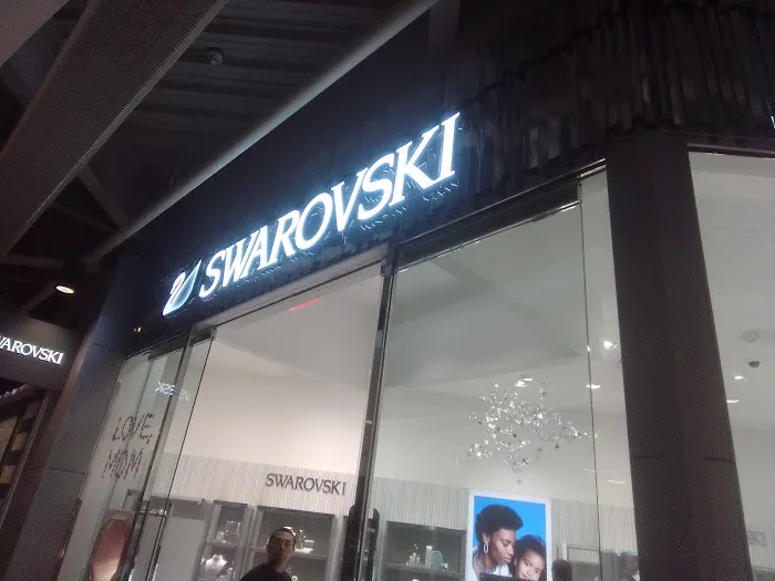 Swarovski 4