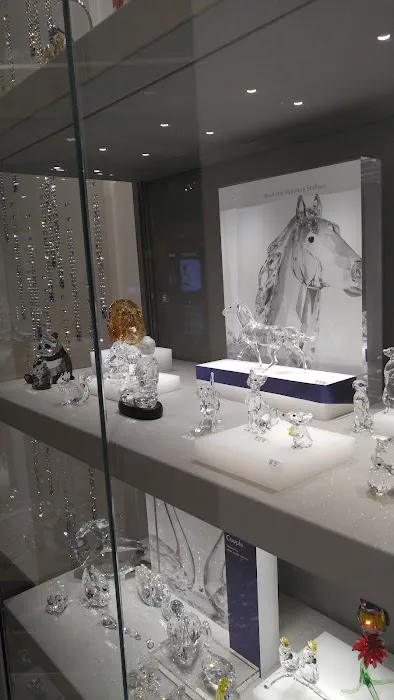 Swarovski 4