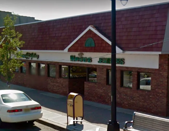 Neves Jewelers Inc 5