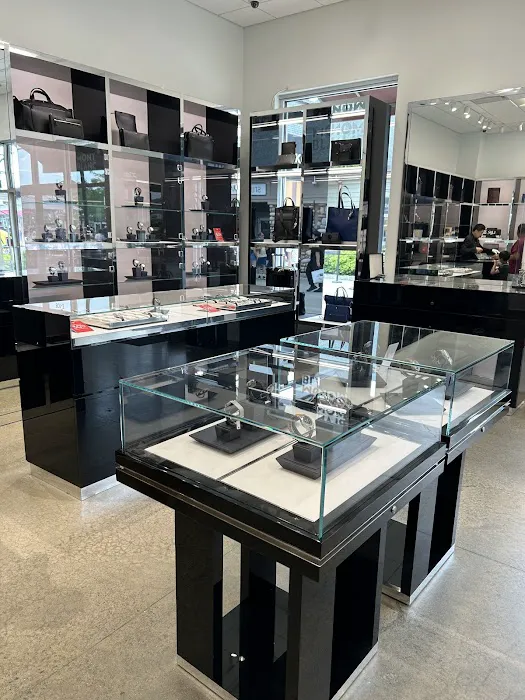 Montblanc Boutique Woodbury 5