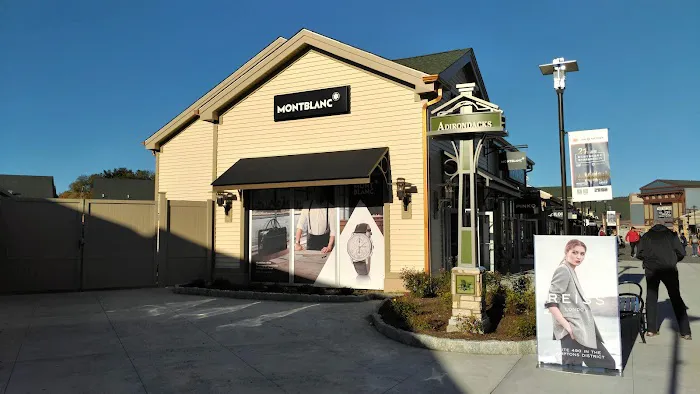 Montblanc Boutique Woodbury 5