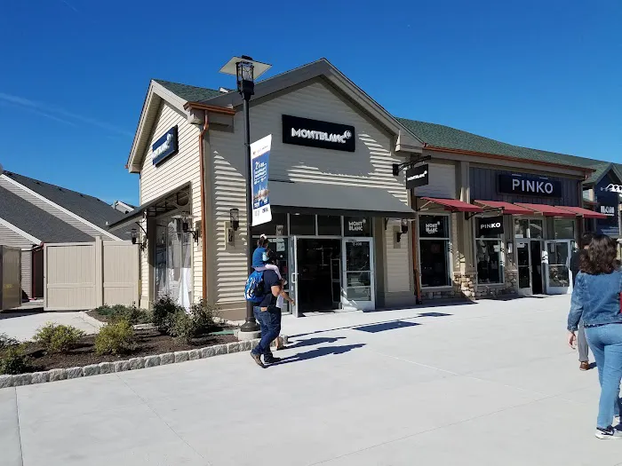 Montblanc Boutique Woodbury 5